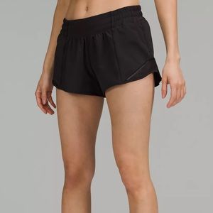 Lululemon Hotty Hot Low-Rise Lined Short 2.5"